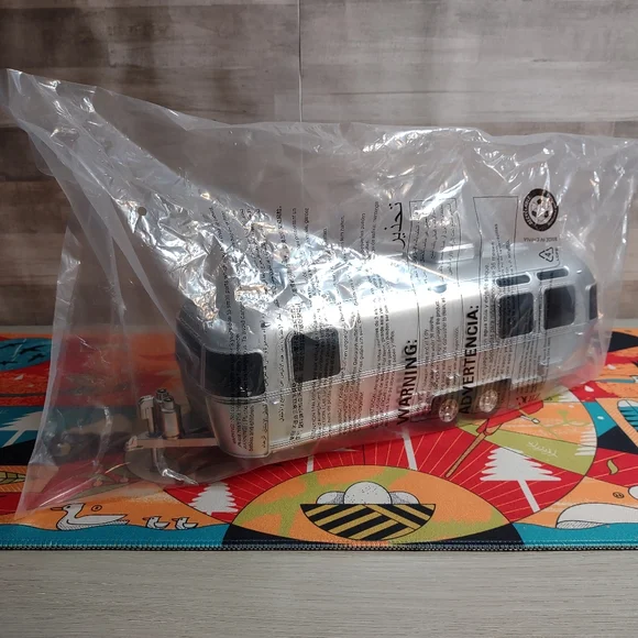 The Accountant 2 Movie Airstream RV Popcorn Bucket AMC Theaters Exclusive NEW - Picture 6 of 10